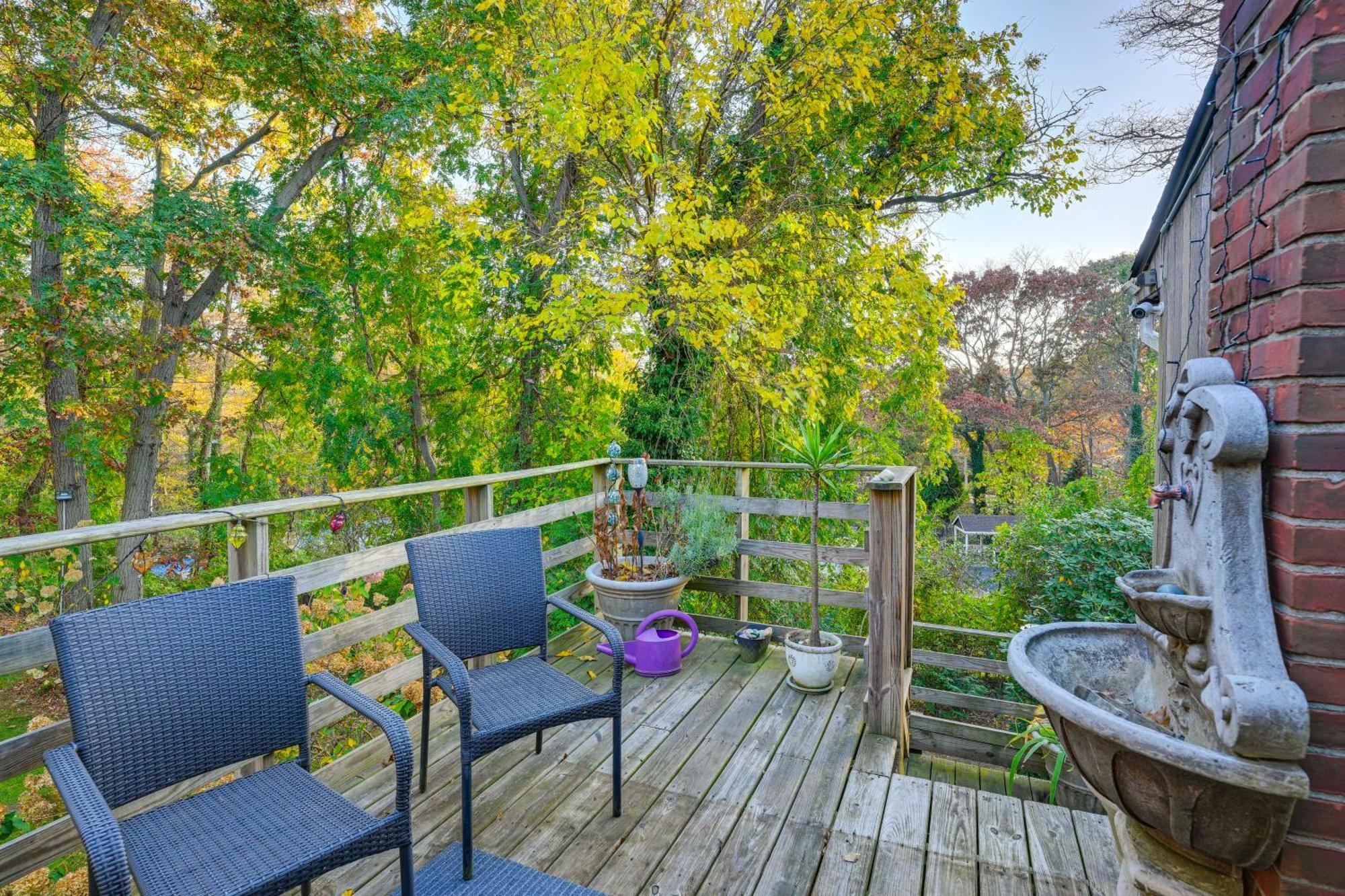 Cozy Dix Hills Apt With Deck About 7 Mi To Beach! Dış mekan fotoğraf