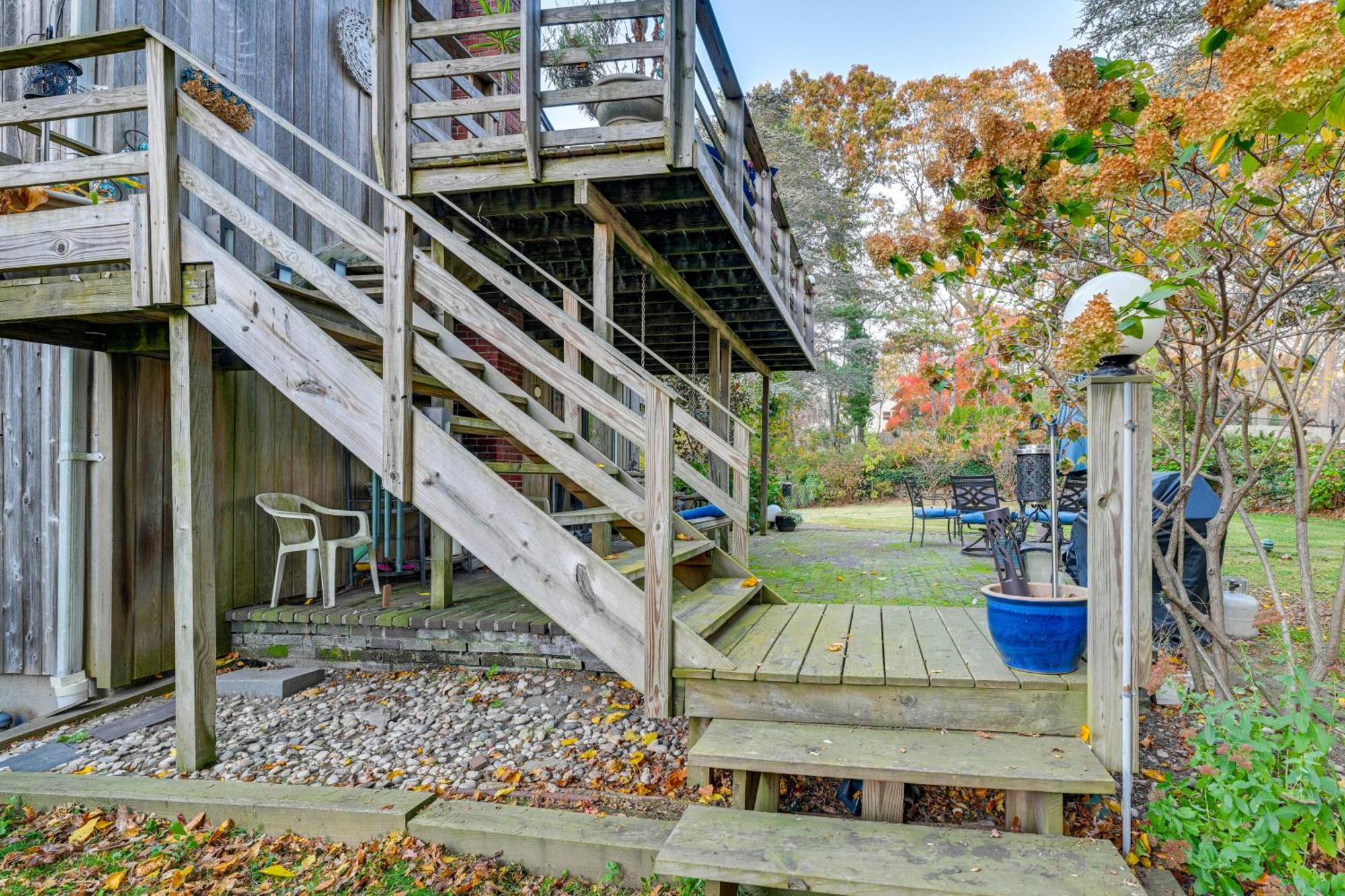 Cozy Dix Hills Apt With Deck About 7 Mi To Beach! Dış mekan fotoğraf