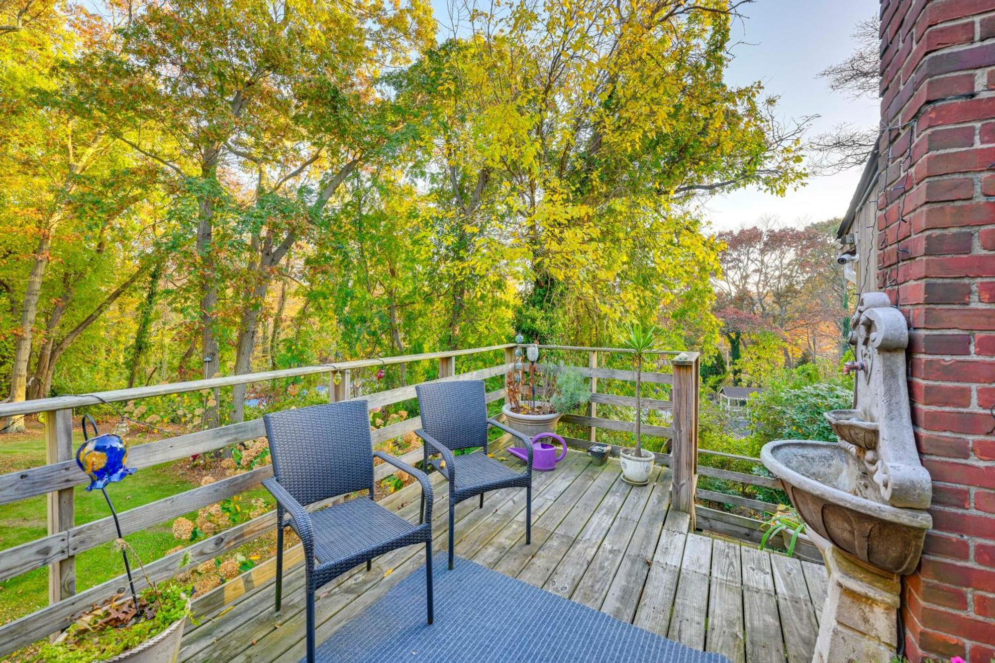 Cozy Dix Hills Apt With Deck About 7 Mi To Beach! Dış mekan fotoğraf